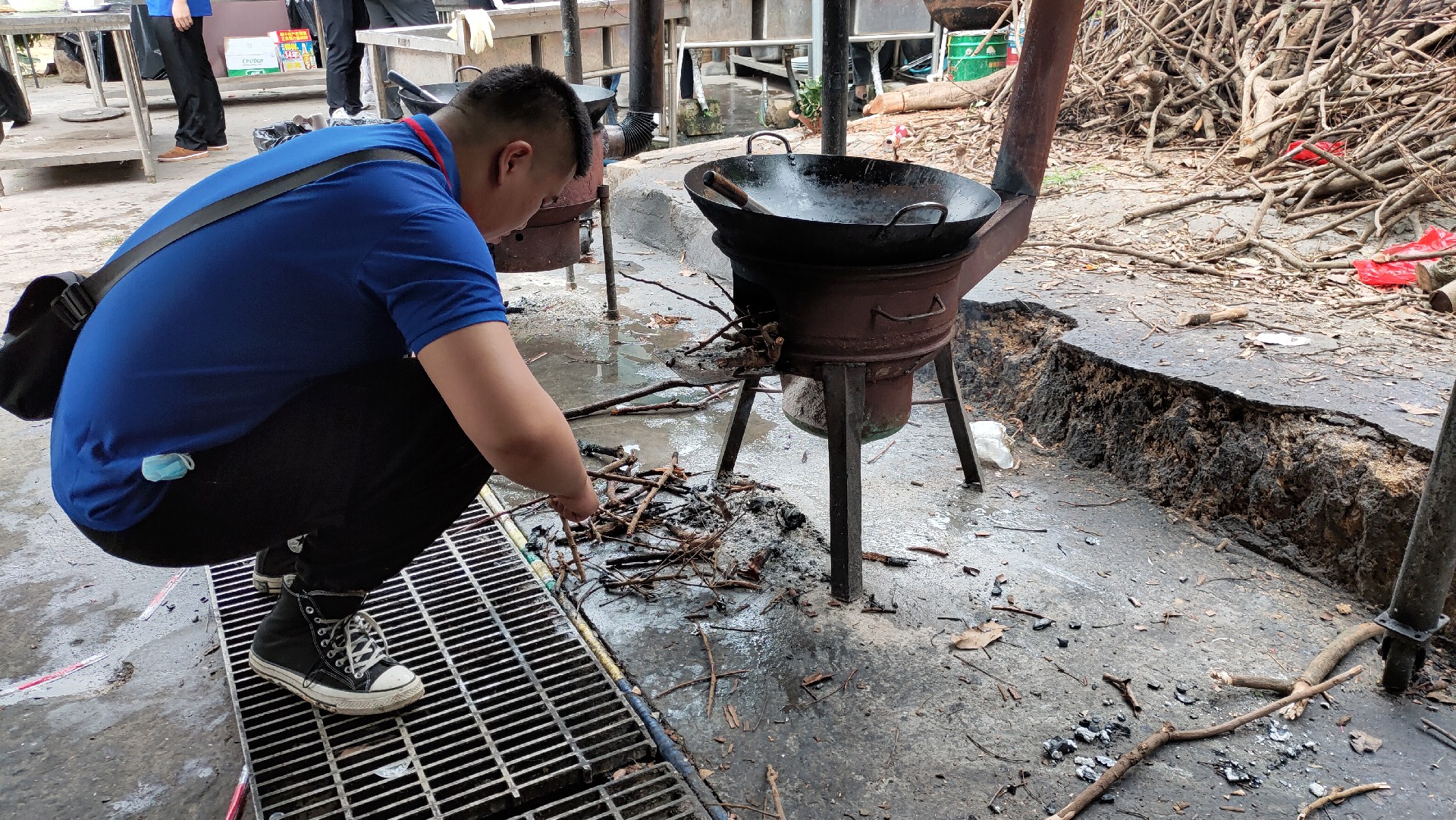 松湖騎行，穿樹飛花；農(nóng)家休閑，擁抱自然